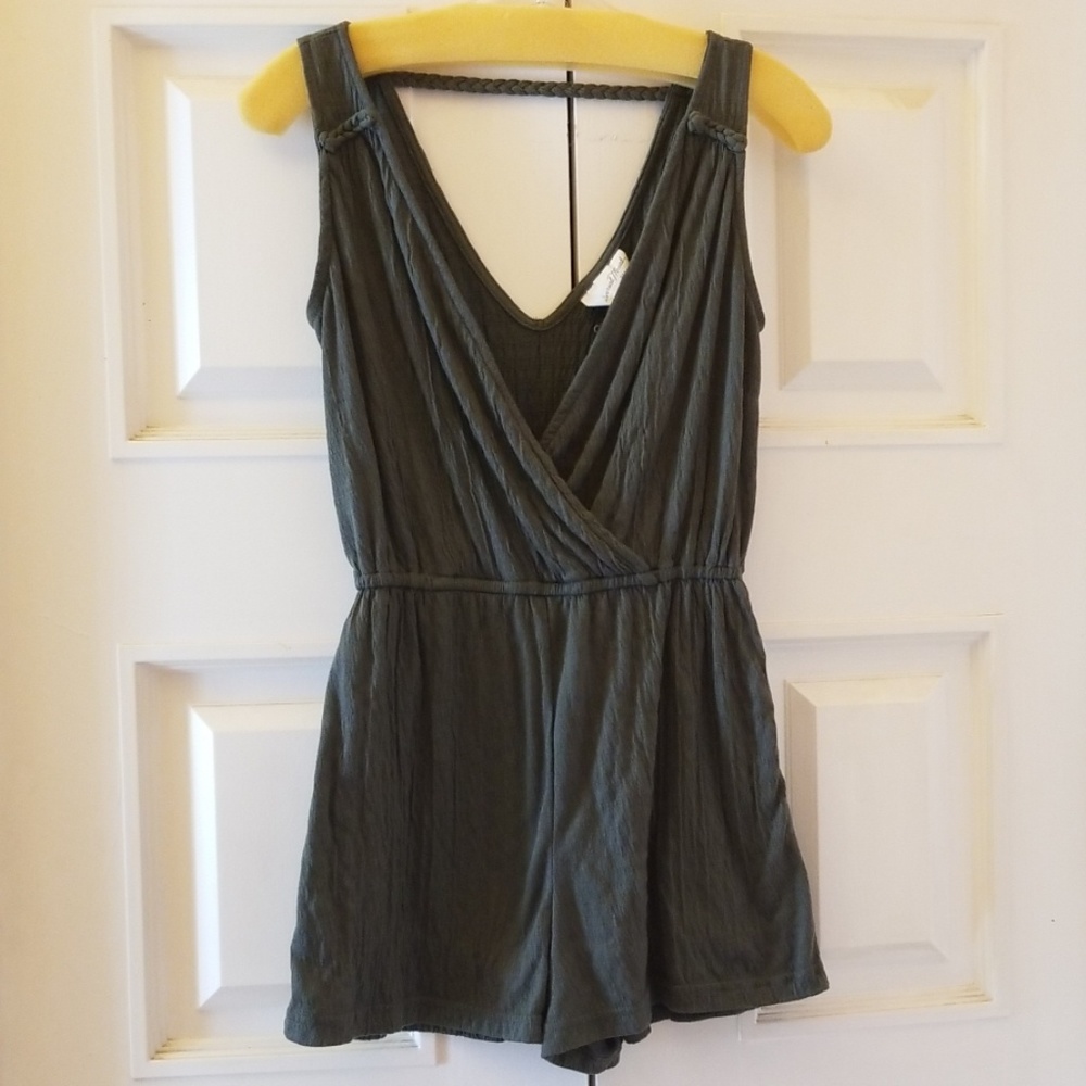 Universal Threads Romper Olive